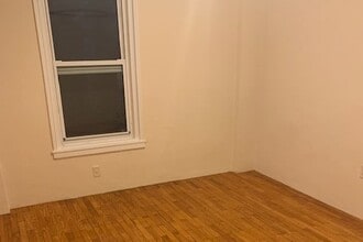 190 72nd St, Unit Studio in Brooklyn, NY - Building Photo - Building Photo