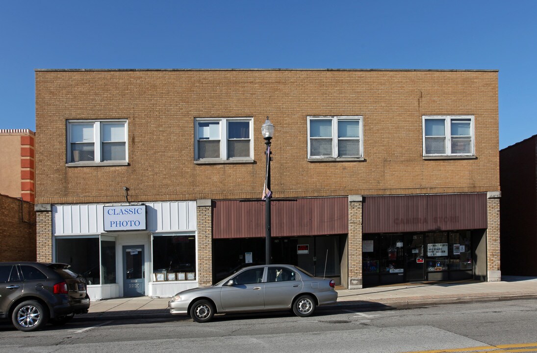 216-220 Main St in Hobart, IN - Building Photo