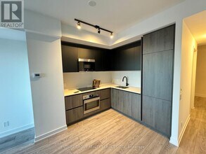 108-3108 Peter St in Toronto, ON - Building Photo - Building Photo