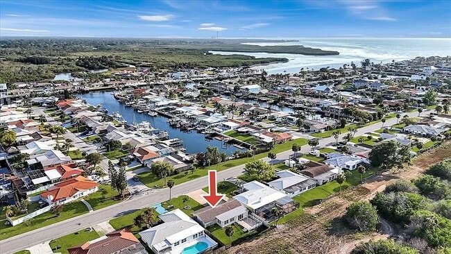 4043 Topsail Trail in New Port Richey, FL - Building Photo - Building Photo