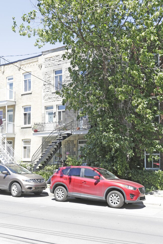 449-453 1re Av in Montréal, QC - Building Photo - Building Photo