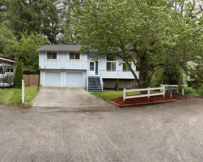 property at 530 NW Carolyn Ln