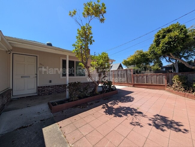 951 Elm St in El Cerrito, CA - Building Photo - Building Photo