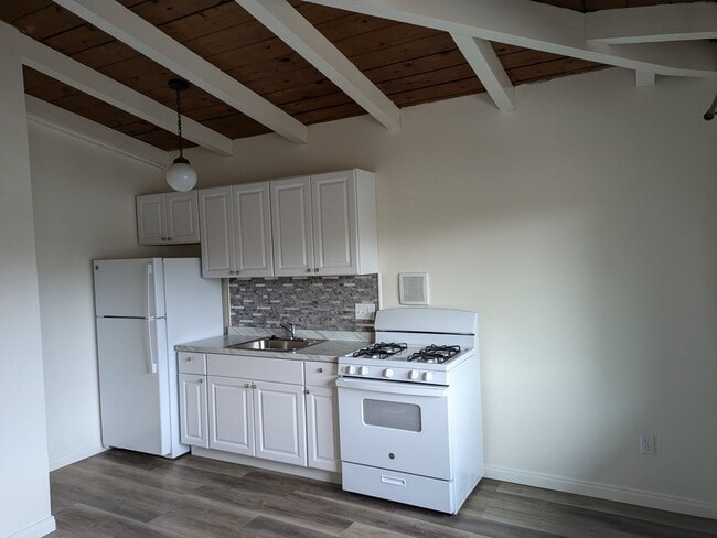 7002 Linda Vista Rd, Unit 2