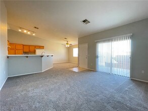 2050 Los Feliz St in Las Vegas, NV - Building Photo - Building Photo