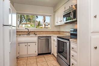 3735 Alcamo Pl in Santa Barbara, CA - Foto de edificio - Building Photo