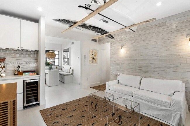 911 3rd St, Unit 6 in Miami Beach, FL - Foto de edificio - Building Photo