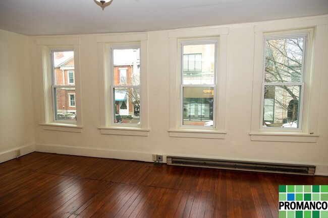 property at 114 1/2 Putnam St