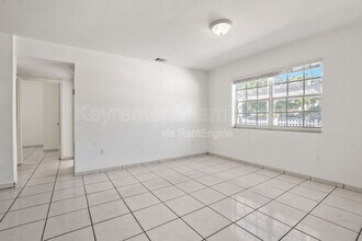 1531 NW 34th Ave in Miami, FL - Building Photo - Building Photo