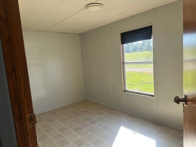 76360 S P Dump Rd E in Grosse Tete, LA - Building Photo - Building Photo