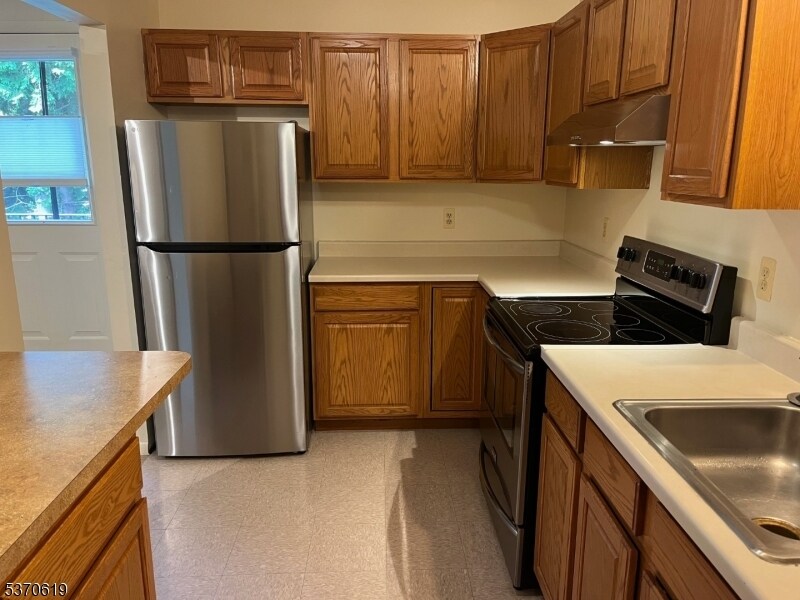 1935 Union Valley Rd in West Milford, NJ - Building Photo