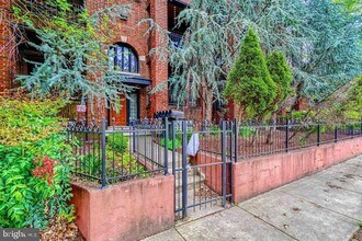 2202 Park Ave in Baltimore, MD - Building Photo - Building Photo