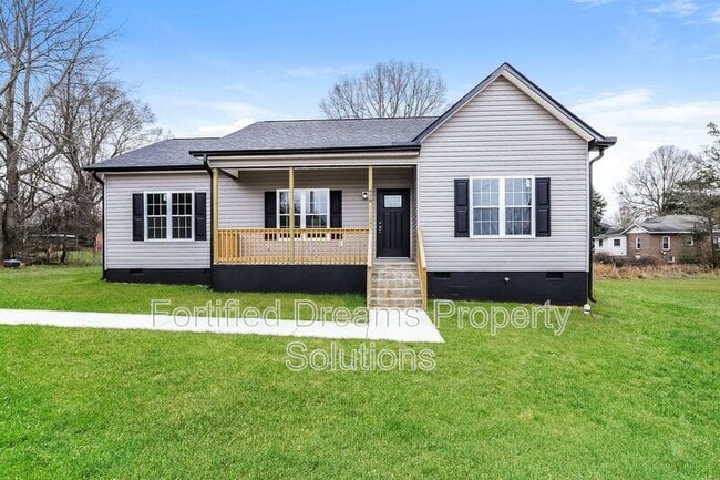 418 N Smith St in Liberty, NC - Building Photo - Building Photo