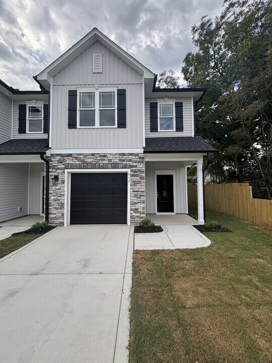 612 S Blackmon St in Benson, NC - Building Photo