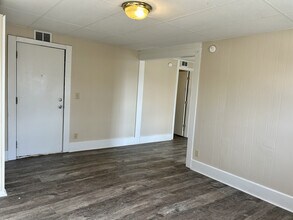 321 W Hillside Dr, Unit 2 in Bloomington, IN - Foto de edificio - Building Photo