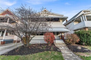 2101 Elbur Ave in Lakewood, OH - Building Photo