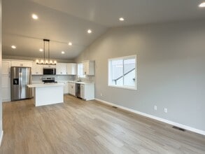 3719 33rd St S in Moorhead, MN - Building Photo - Building Photo