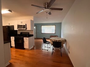 3327 Acorn Ct in Aurora, IL - Building Photo - Building Photo