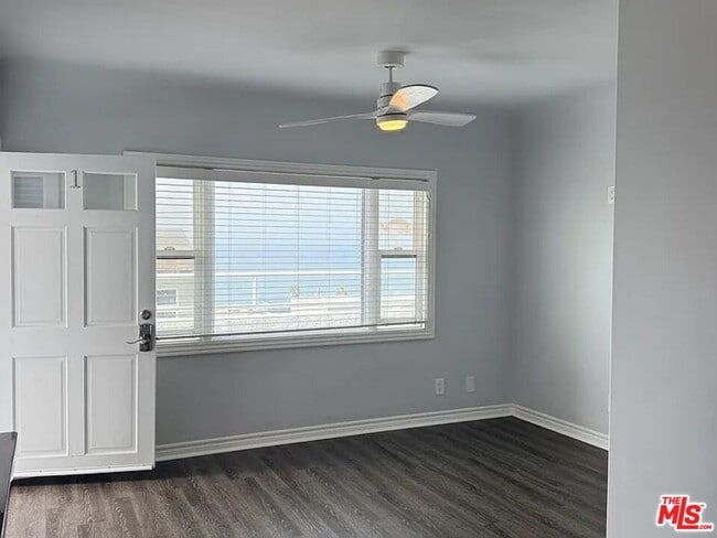 230 40th St in Manhattan Beach, CA - Building Photo - Building Photo