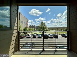 1009 Lakeview Ct in King of Prussia, PA - Building Photo - Building Photo
