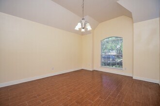 18911 Dural Dr in Houston, TX - Building Photo - Building Photo