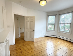 44 Delle Ave, Unit 2 in Boston, MA - Foto de edificio - Building Photo