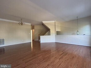 6635 Creek Point Way in Alexandria, VA - Building Photo - Building Photo