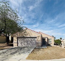8408 Shady Pines Dr in Las Vegas, NV - Building Photo