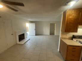 13243 Davenport St, Unit 4 Apartments