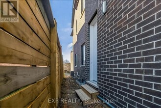 6612 Harmony Hill in Mississauga, ON - Building Photo - Building Photo