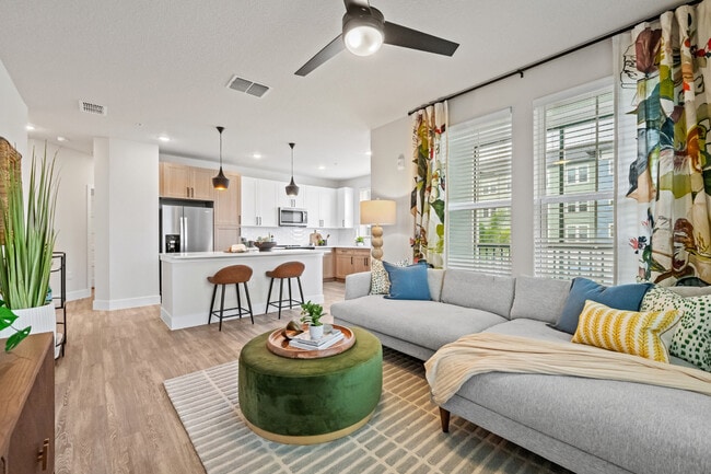 Brisolé Luxury Apartments in Orlando, FL - Foto de edificio - Building Photo
