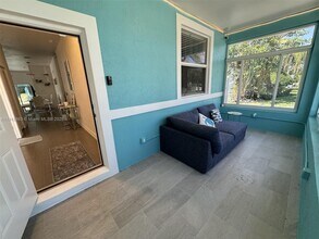 350 SW 2nd Ave in Dania Beach, FL - Building Photo - Building Photo