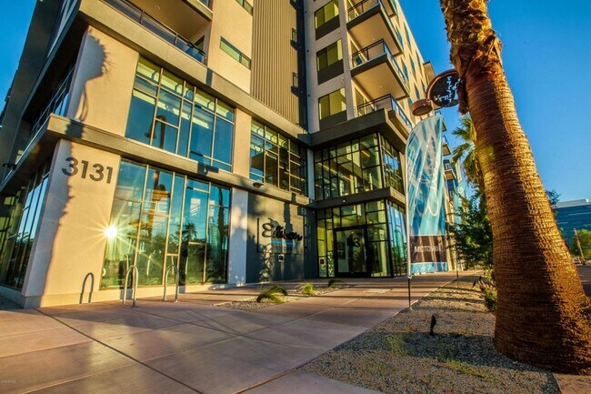 3131 N Central Ave-Unit -5005 in Phoenix, AZ - Building Photo - Building Photo
