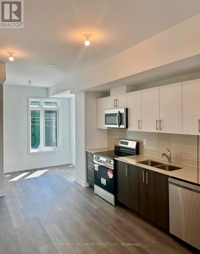 68A Tisdale Ave in Toronto, ON - Building Photo - Building Photo