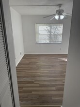 3701 SW 30th Ter, Unit Unit A in Gainesville, FL - Foto de edificio - Building Photo