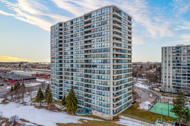 4725 Sheppard Ave in Toronto, ON - Building Photo - Building Photo