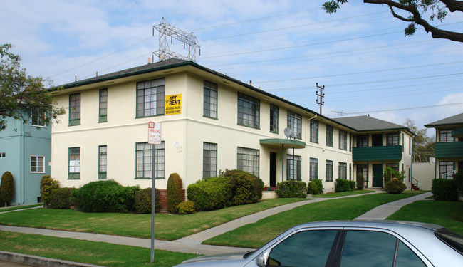 3618-3622 Carmona Ave in Los Angeles, CA - Building Photo - Building Photo