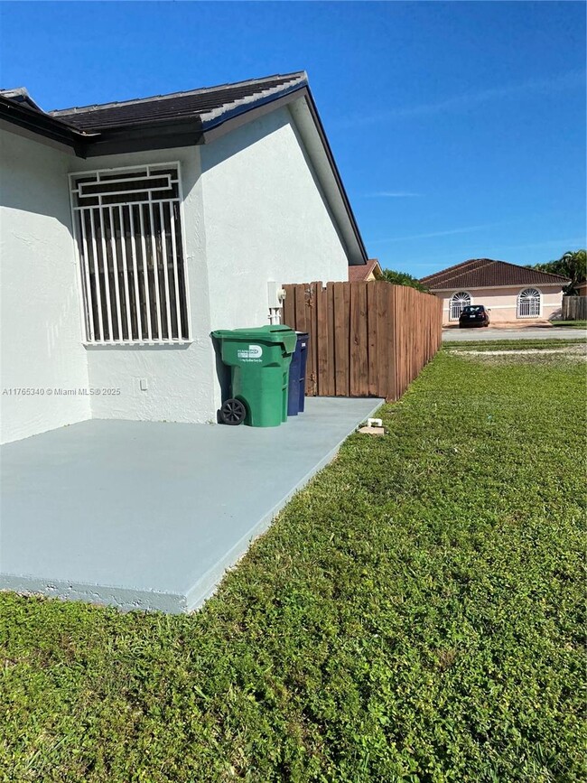 4903 SW 144th Ct in Miami, FL - Building Photo - Building Photo