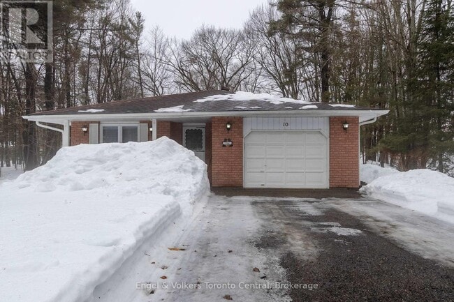 property at 10 Daleman Dr