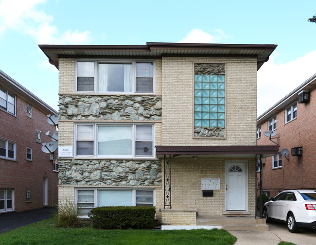 8518 W Catalpa Ave in Chicago, IL - Building Photo - Building Photo