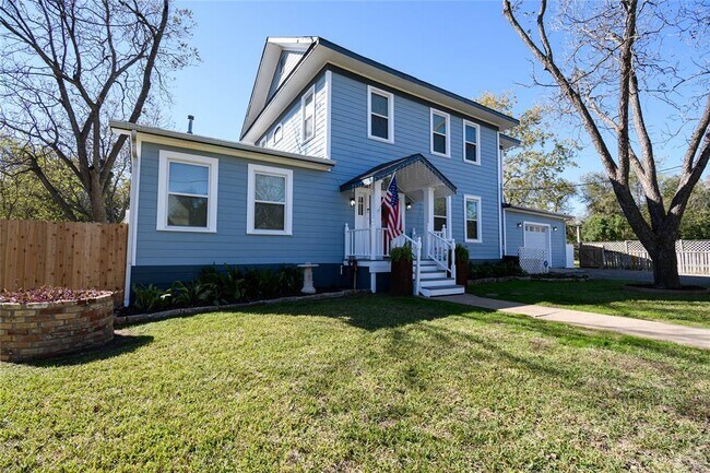 307 Walnut Dr E in Austin, TX - Building Photo - Building Photo