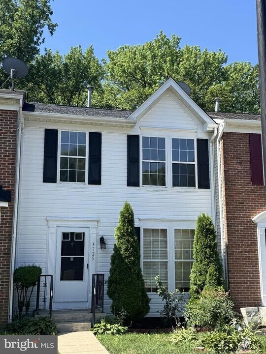 4725 Pistachio Ln in Capitol Heights, MD - Building Photo