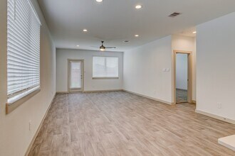 3012 Gunnersbury Dr in Houston, TX - Building Photo - Building Photo