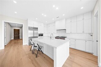 130 Mossvine in Irvine, CA - Building Photo - Building Photo