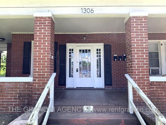 1306 Patterson Ave SW in Roanoke, VA - Building Photo - Building Photo