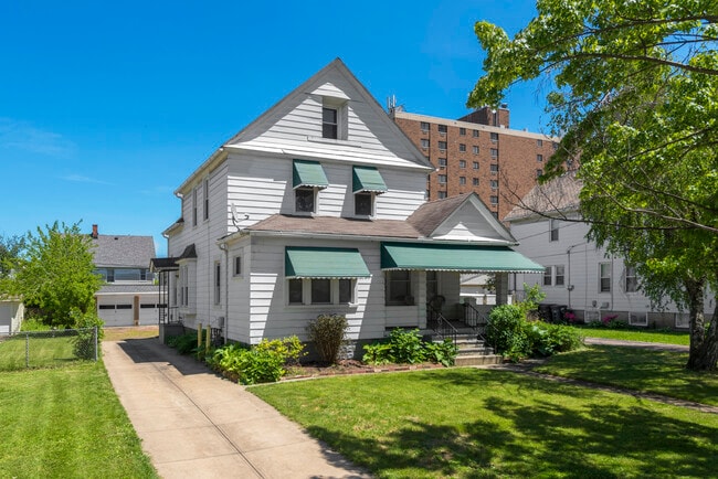 property at 1631 Lakewood Ave