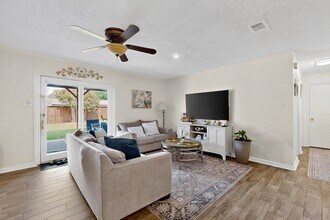 633 Laguna Dr in Garland, TX - Building Photo - Building Photo