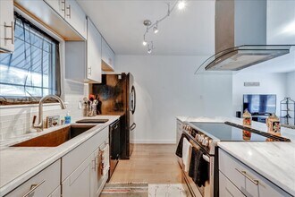 8001 Briarwood Ln in Austin, TX - Building Photo - Building Photo