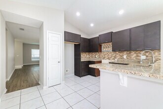4602 Caverns Dr in Kissimmee, FL - Building Photo - Building Photo