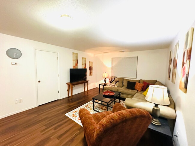 1270 W Newlands Dr in Fernley, NV - Building Photo - Building Photo